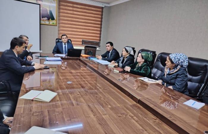 Семинари омӯзишӣ доир ба риояи меъёрҳои забони давлатӣ дар шаҳри Исфара image 3